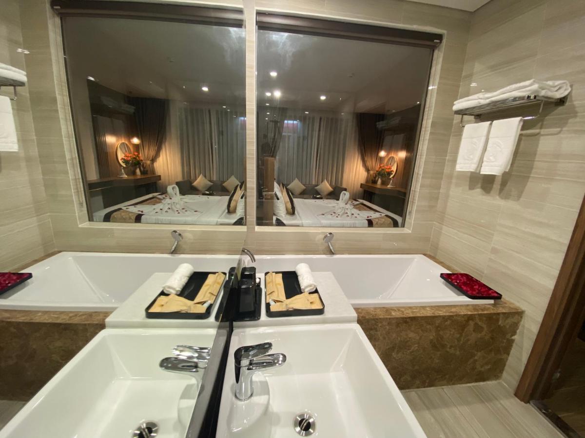 Khach San Nga Son Hotel Bagian luar foto