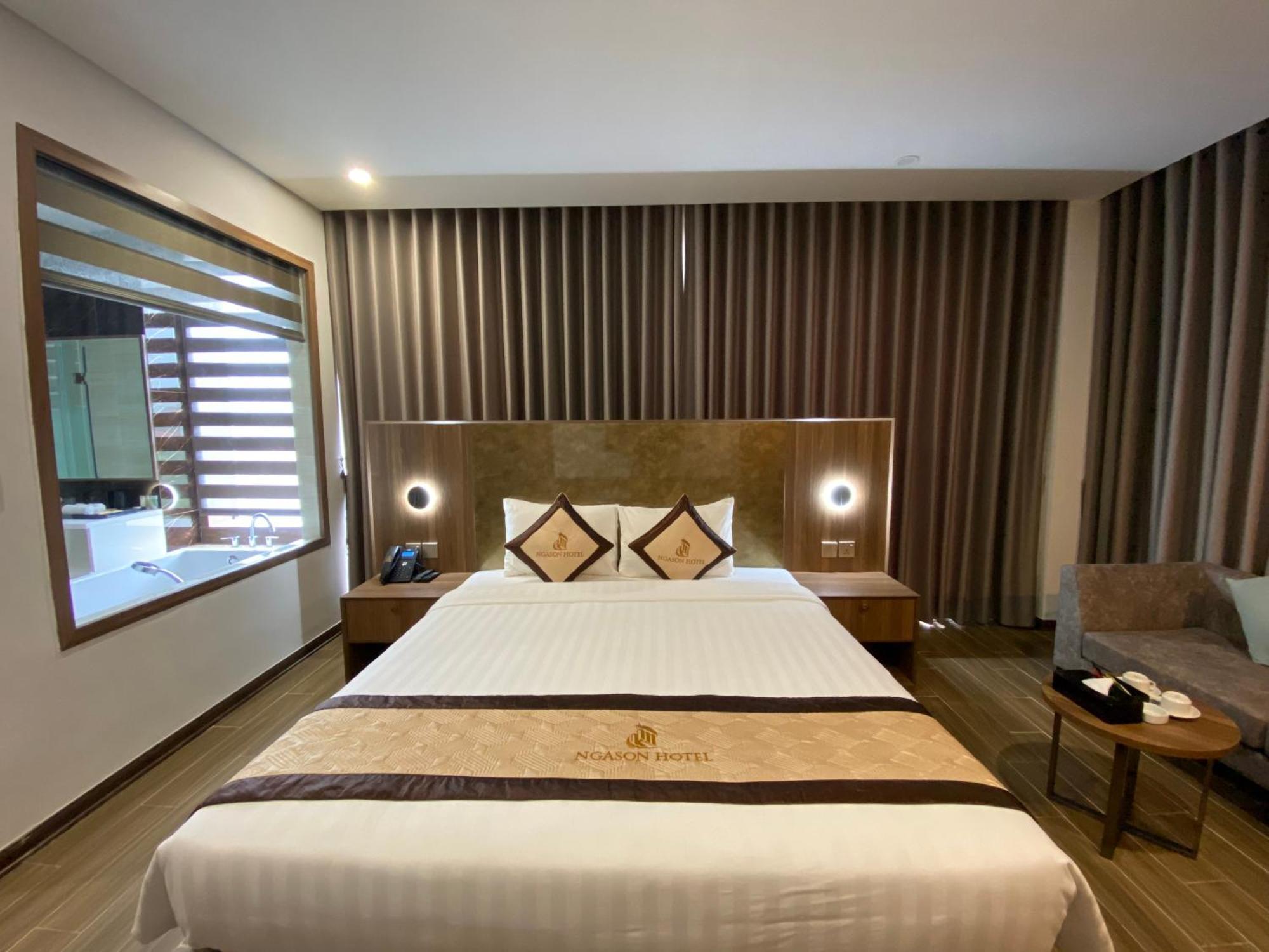 Khach San Nga Son Hotel Bagian luar foto